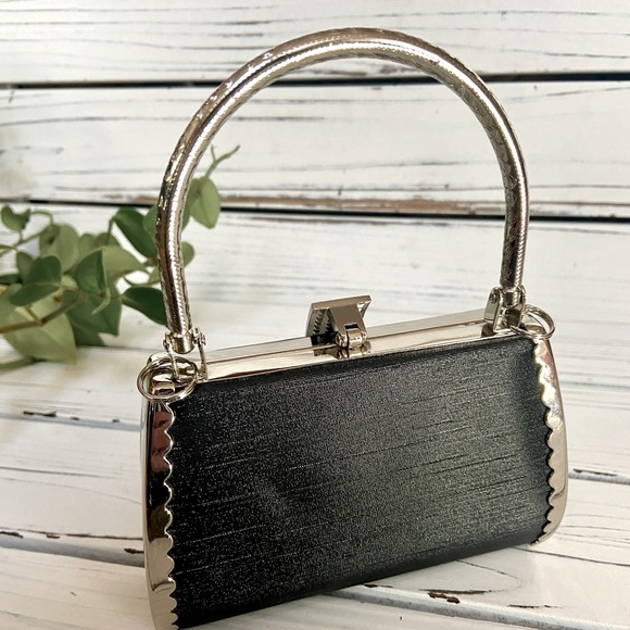 Gorgeous Vintage Hard Shell Evening Bag - Picture 4 of 11